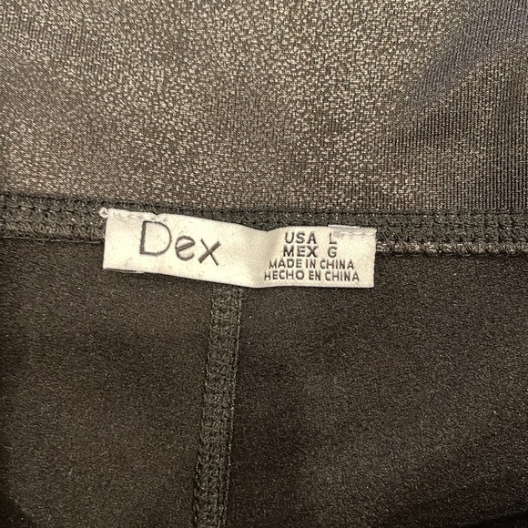 Dex L lightweight black faux leather slim fit leggings with a hint of pattern - Picture 3 of 6